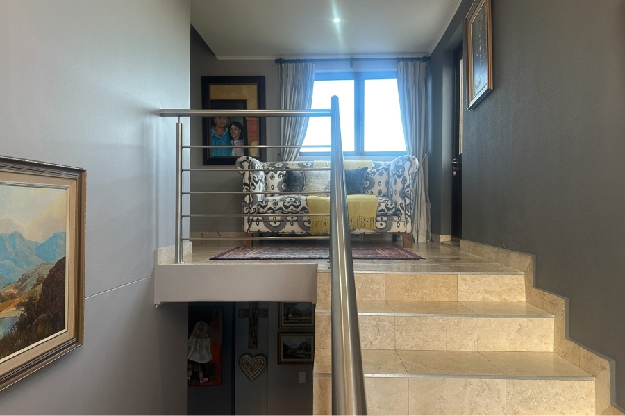 5 Bedroom Property for Sale in Oubaai Western Cape